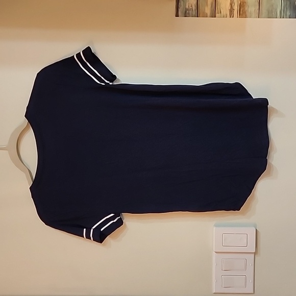 Hollister Women's Tee - Picture 5 of 5